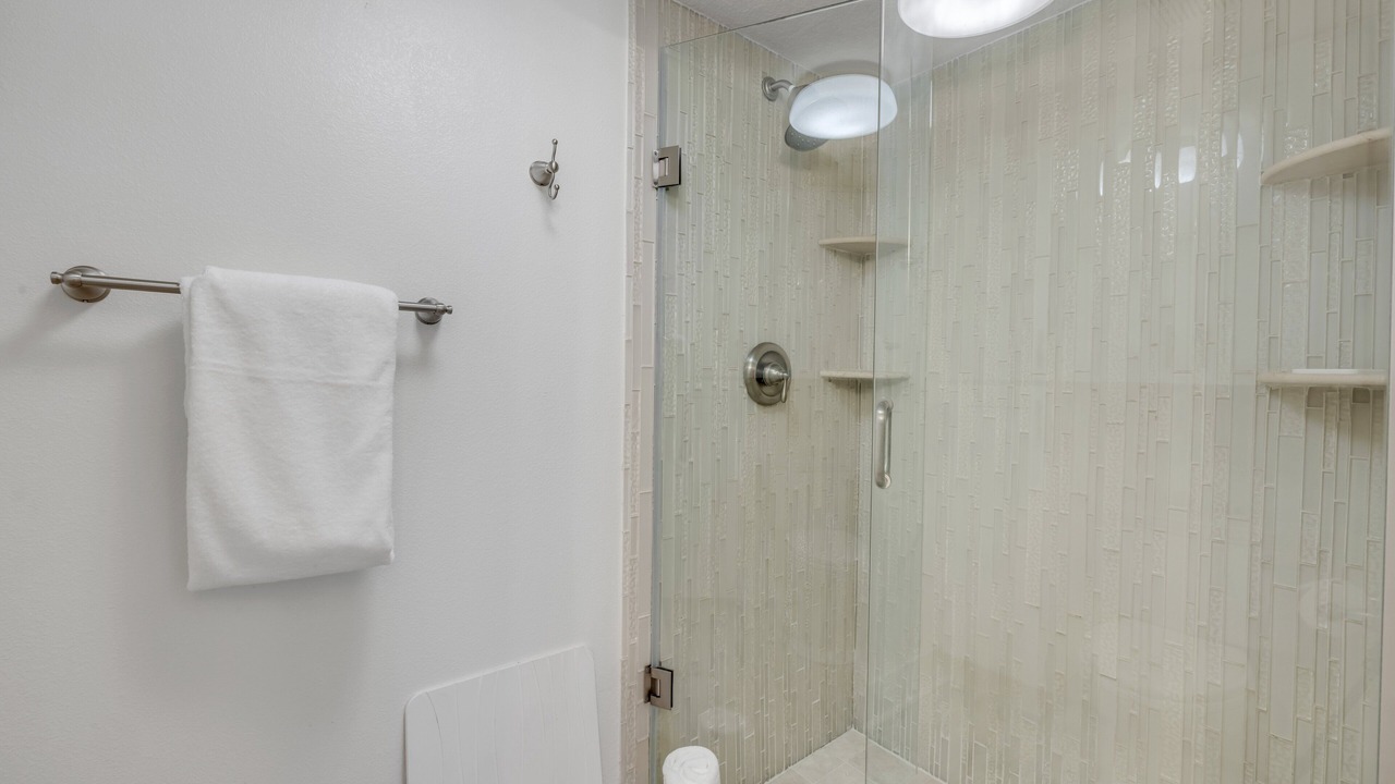 Photo of Bathroom in Seawinds Condo