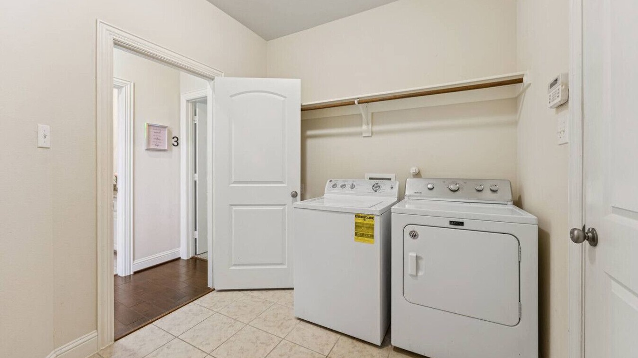 Photo of Bedroom in Garland