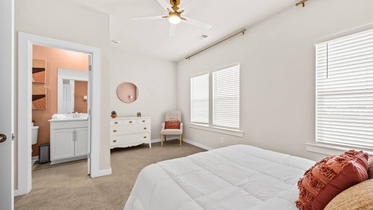 Photo of Bedroom in Summerville