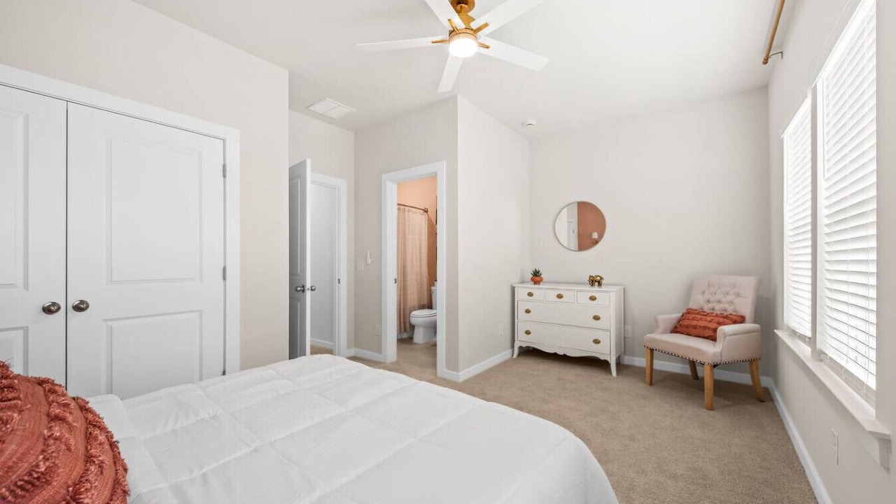 Photo of Bedroom in Summerville