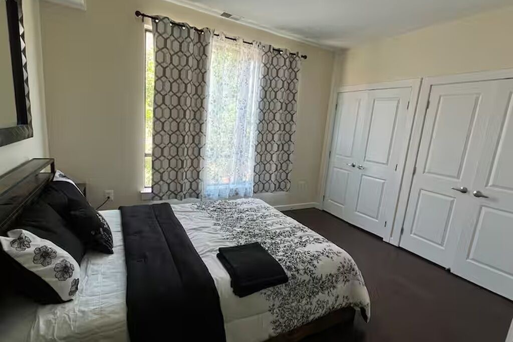 Photo of Bedroom in Downtown Baltimore