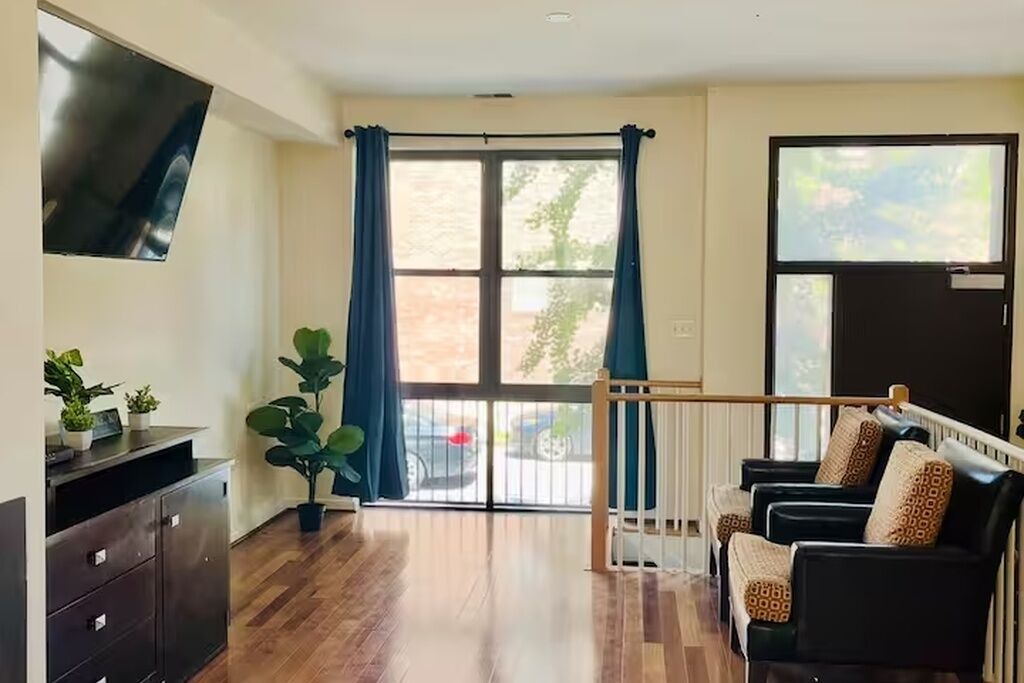 Photo of Livingroom in Downtown Baltimore
