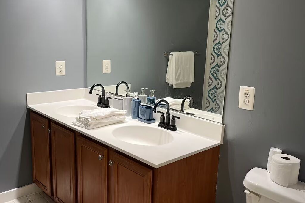 Photo of Bathroom in Downtown Baltimore