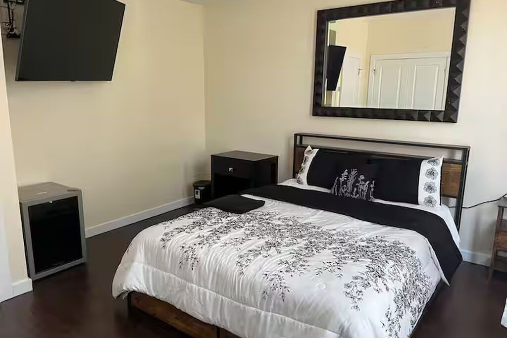 Photo of Bedroom in Downtown Baltimore