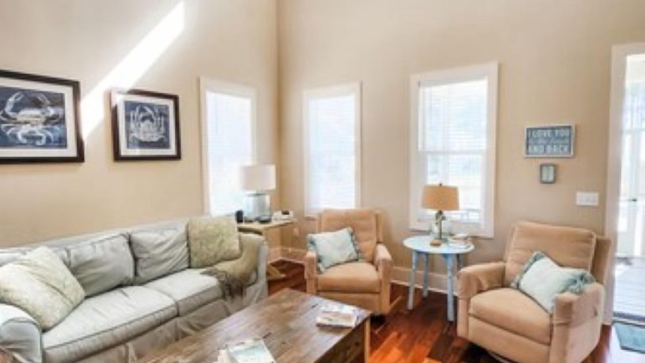 Photo of Livingroom in Carrabelle