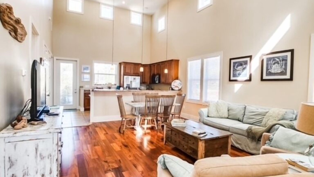 Photo of Livingroom in Carrabelle