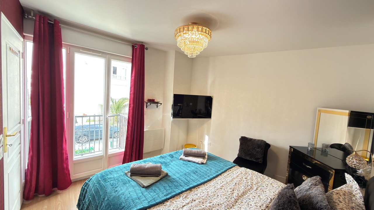Photo of Bedroom in Le Bourget