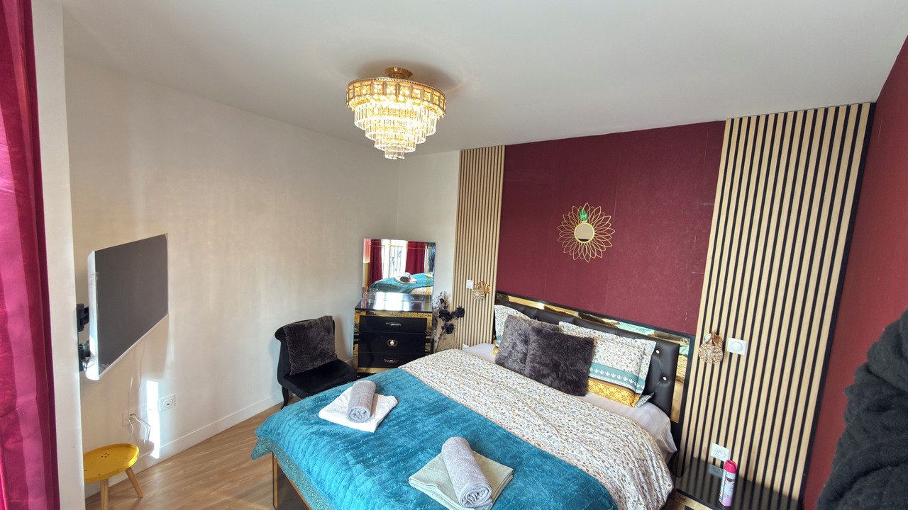 Photo of Bedroom in Le Bourget