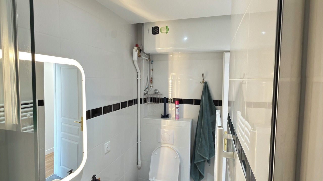 Photo of Bathroom in Le Bourget