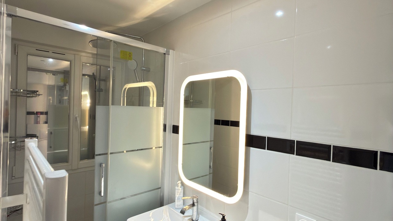 Photo of Bathroom in Le Bourget