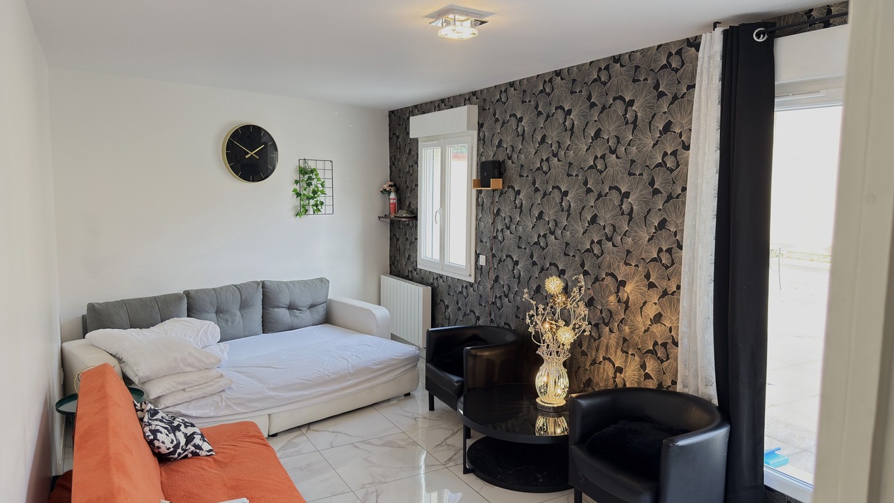 Photo of Bedroom in Le Bourget