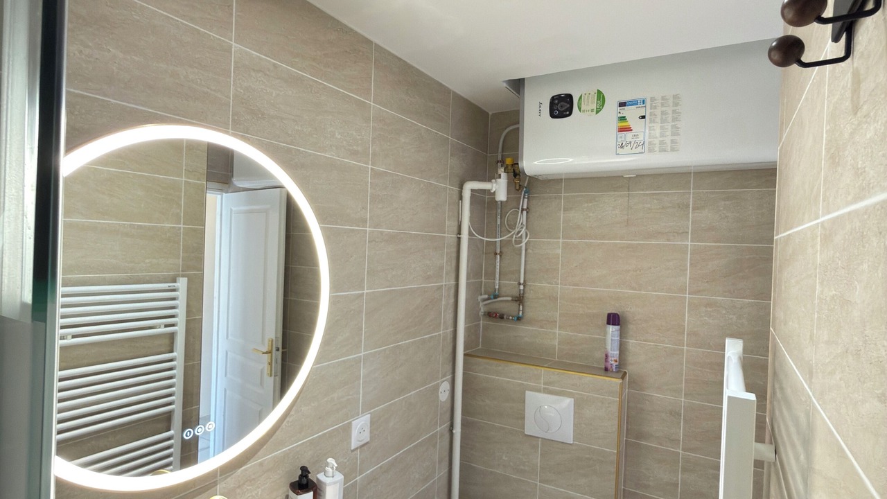 Photo of Bathroom in Le Bourget