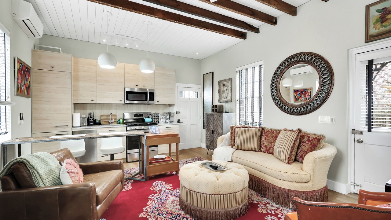Photo of Livingroom in Wilmington Historic District