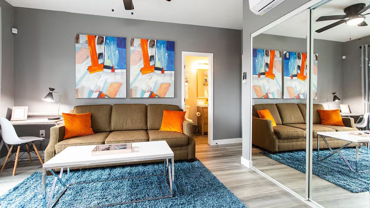 Photo of Livingroom in University Heights