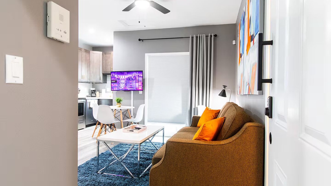 Photo of Livingroom in University Heights