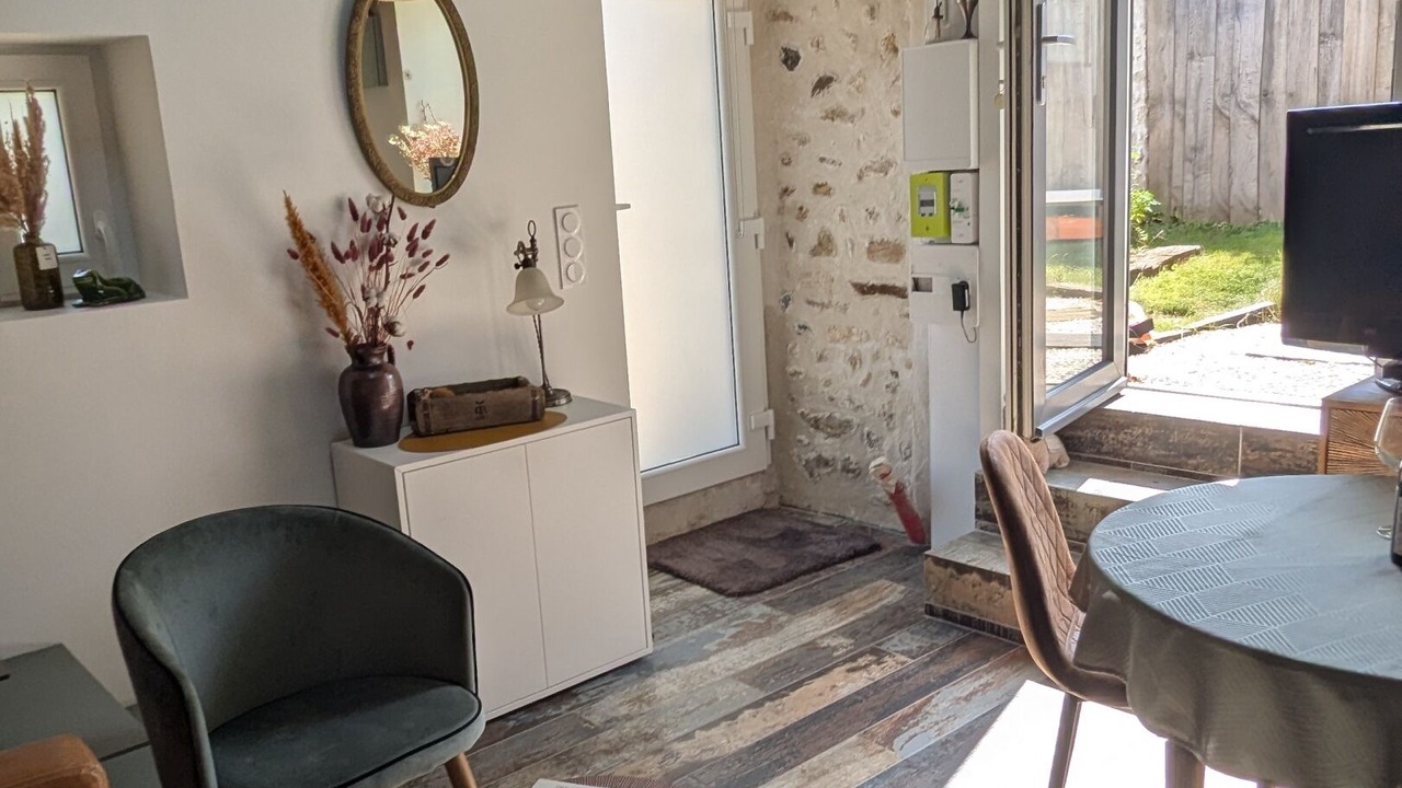 Photo of Livingroom in Vernon
