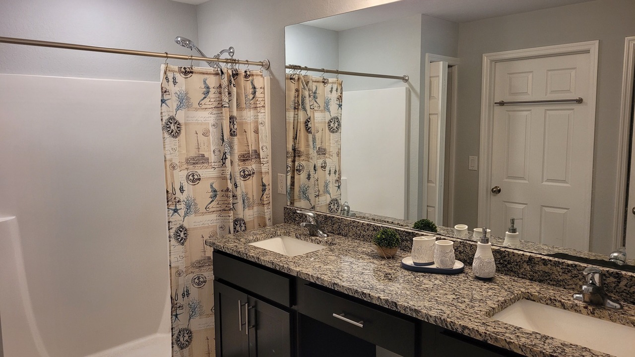 Photo of Bathroom in Jacarandas