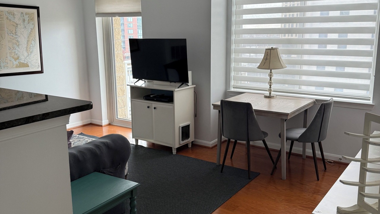 Photo of Livingroom in Downtown
