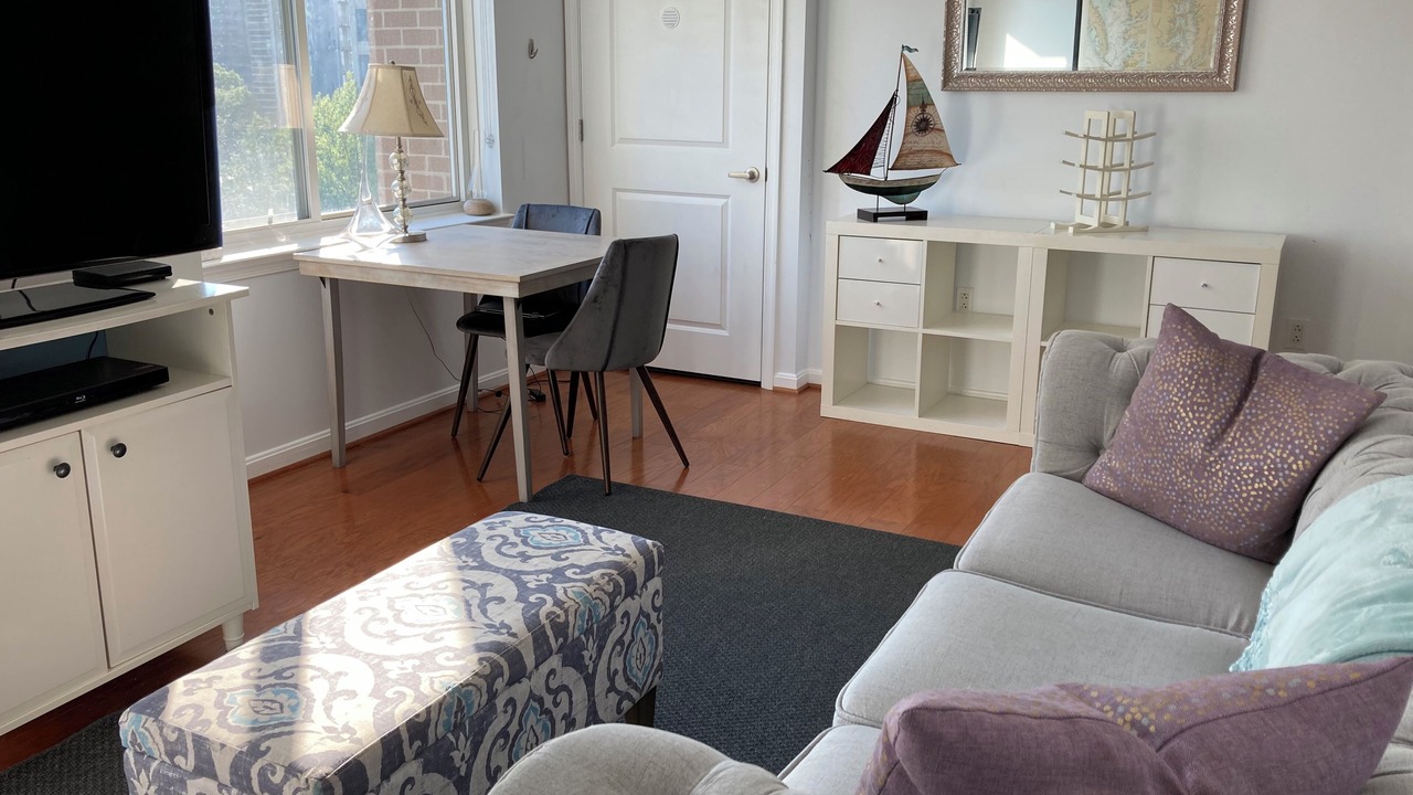 Photo of Livingroom in Downtown