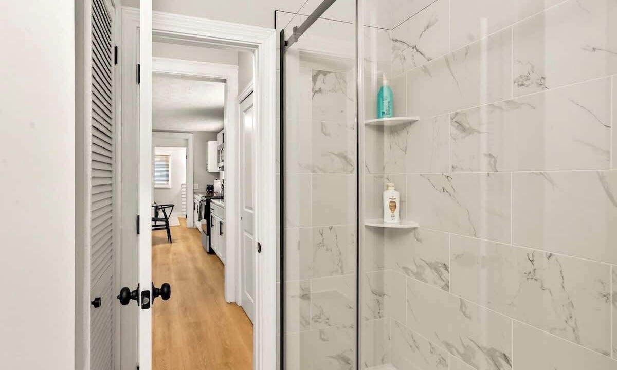 Photo of Bathroom in East Avenue