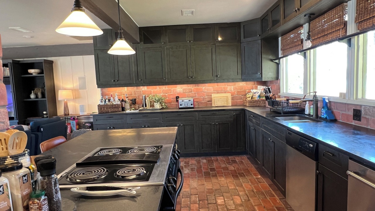 Photo of Kitchen in Cedar Creek Reservoir