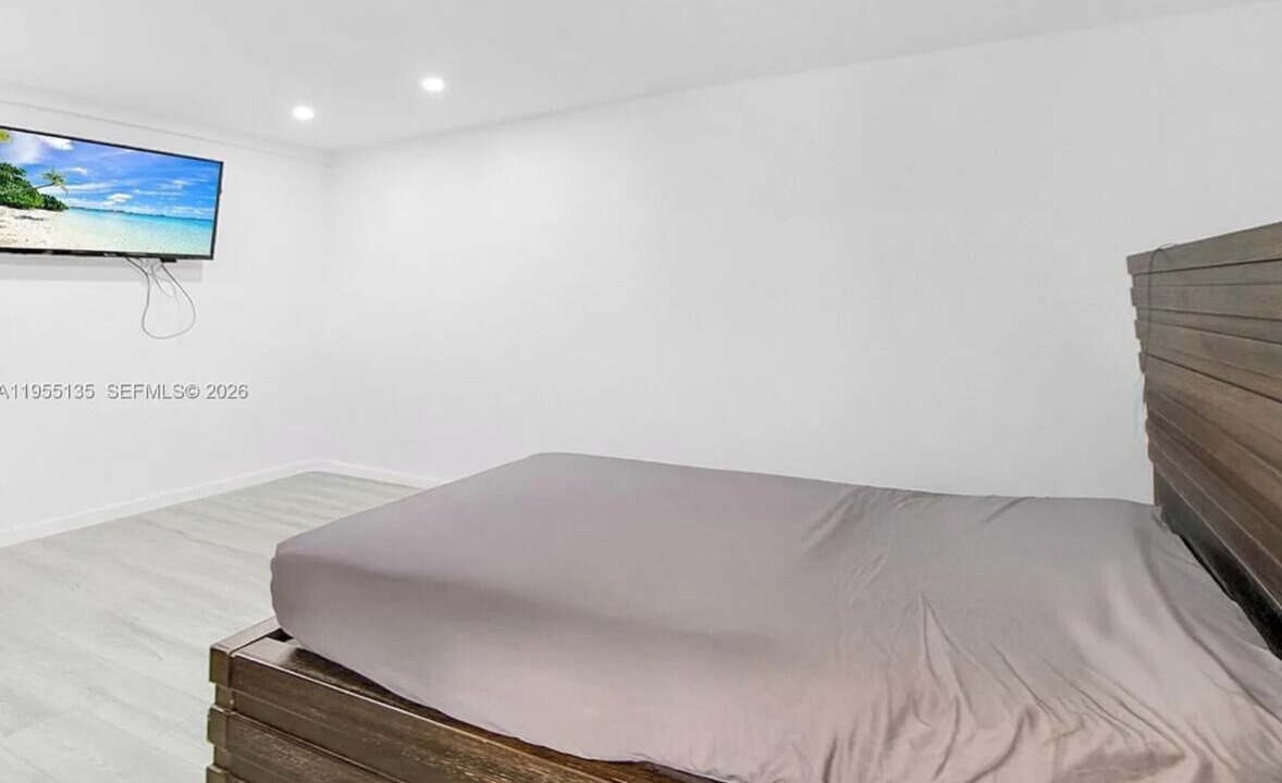 Photo of Bedroom in Ludlam