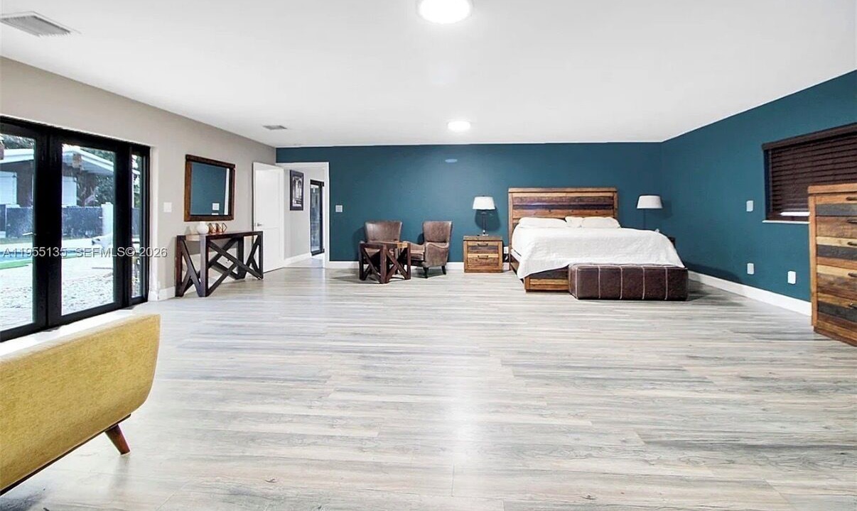 Photo of Bedroom in Ludlam