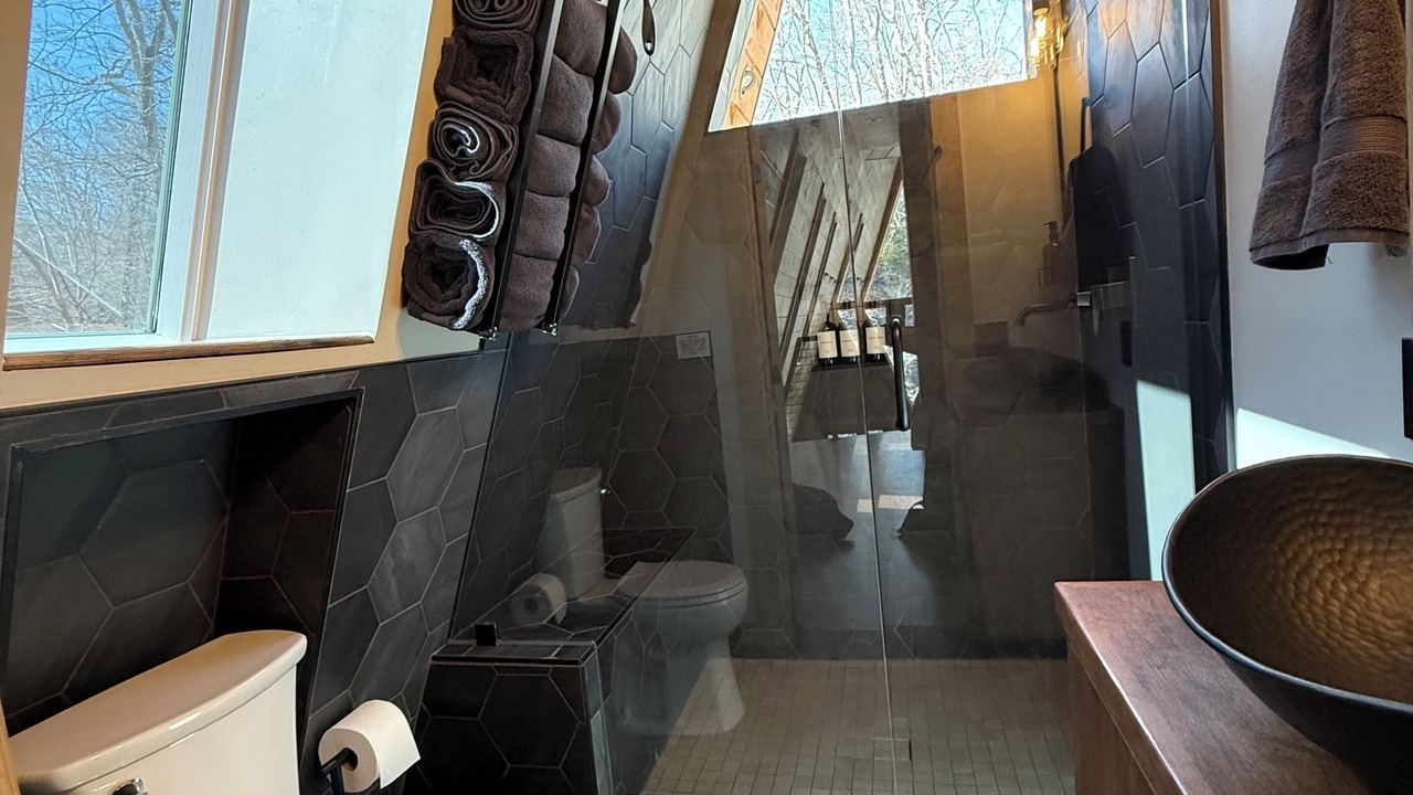 Photo of Bathroom in Flippin
