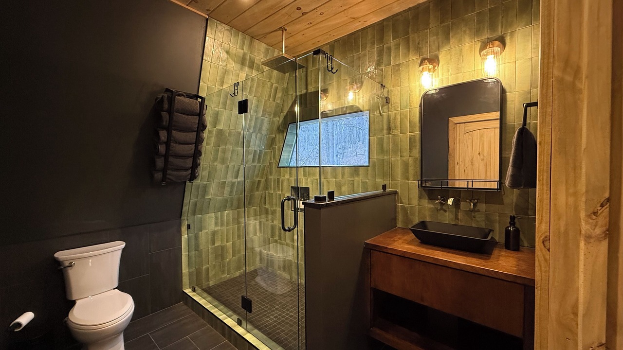 Photo of Bathroom in Flippin
