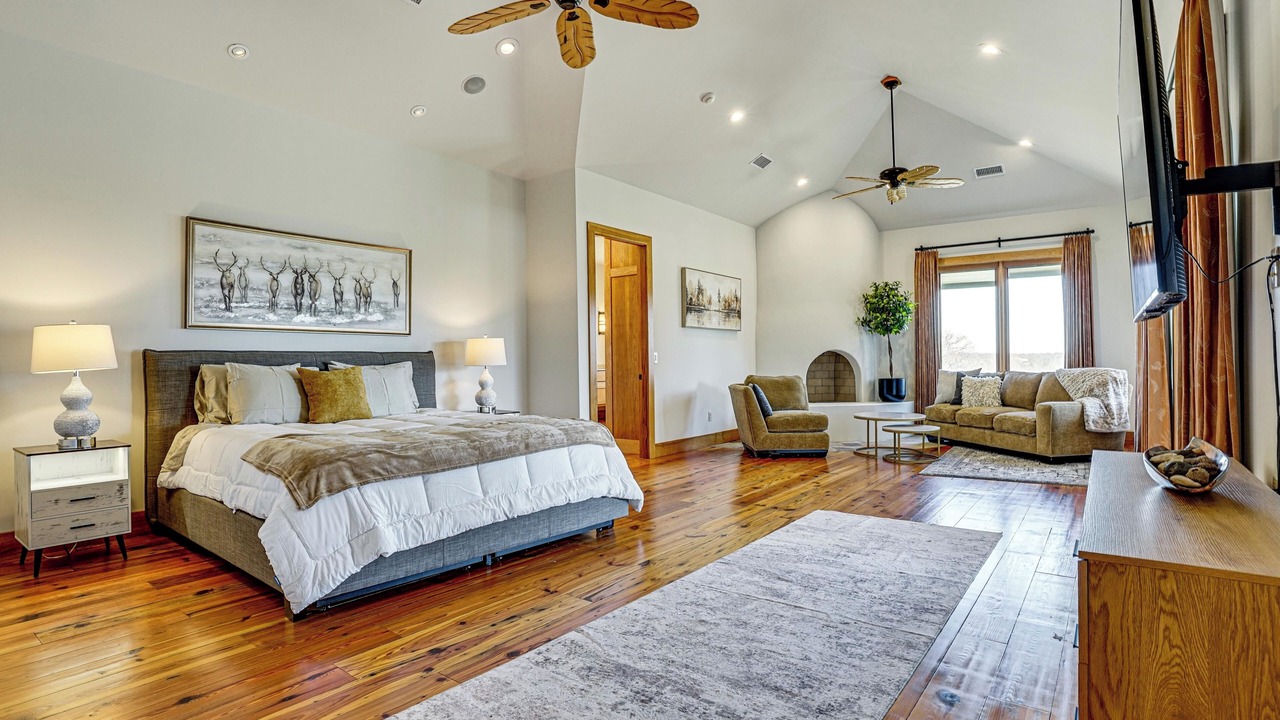 Photo of Bedroom in Cleburne