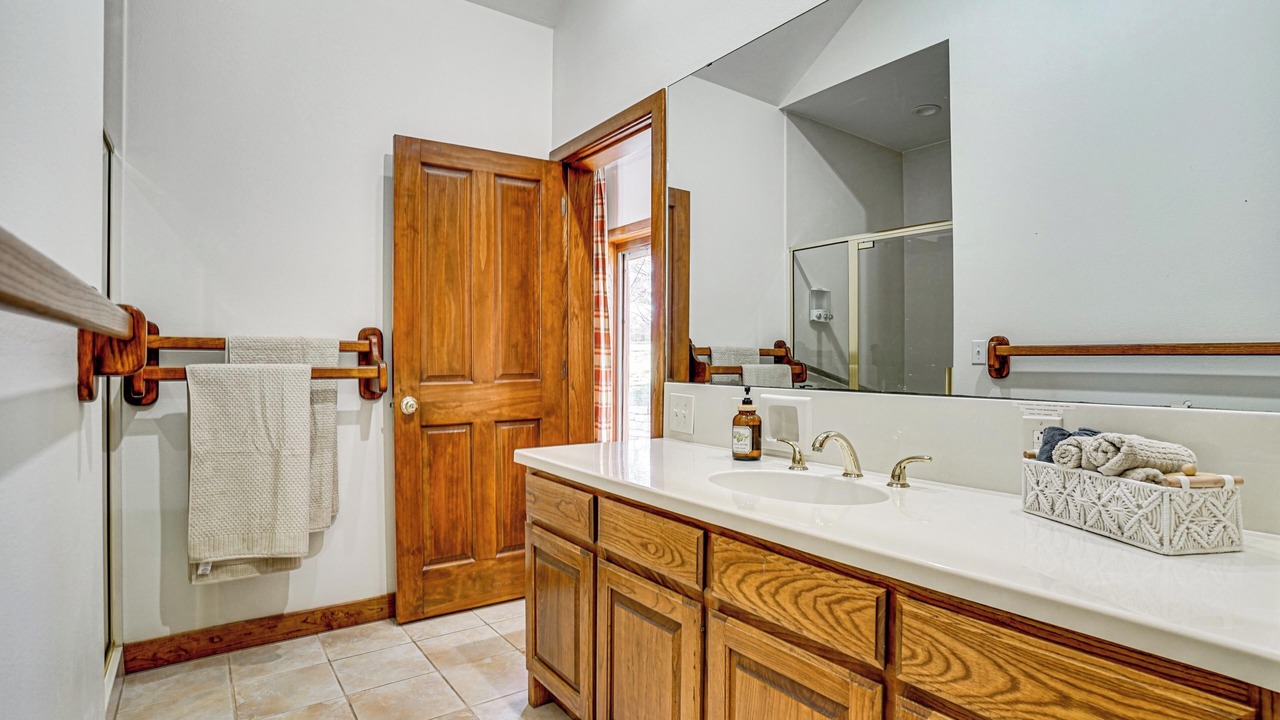 Photo of Bathroom in Cleburne