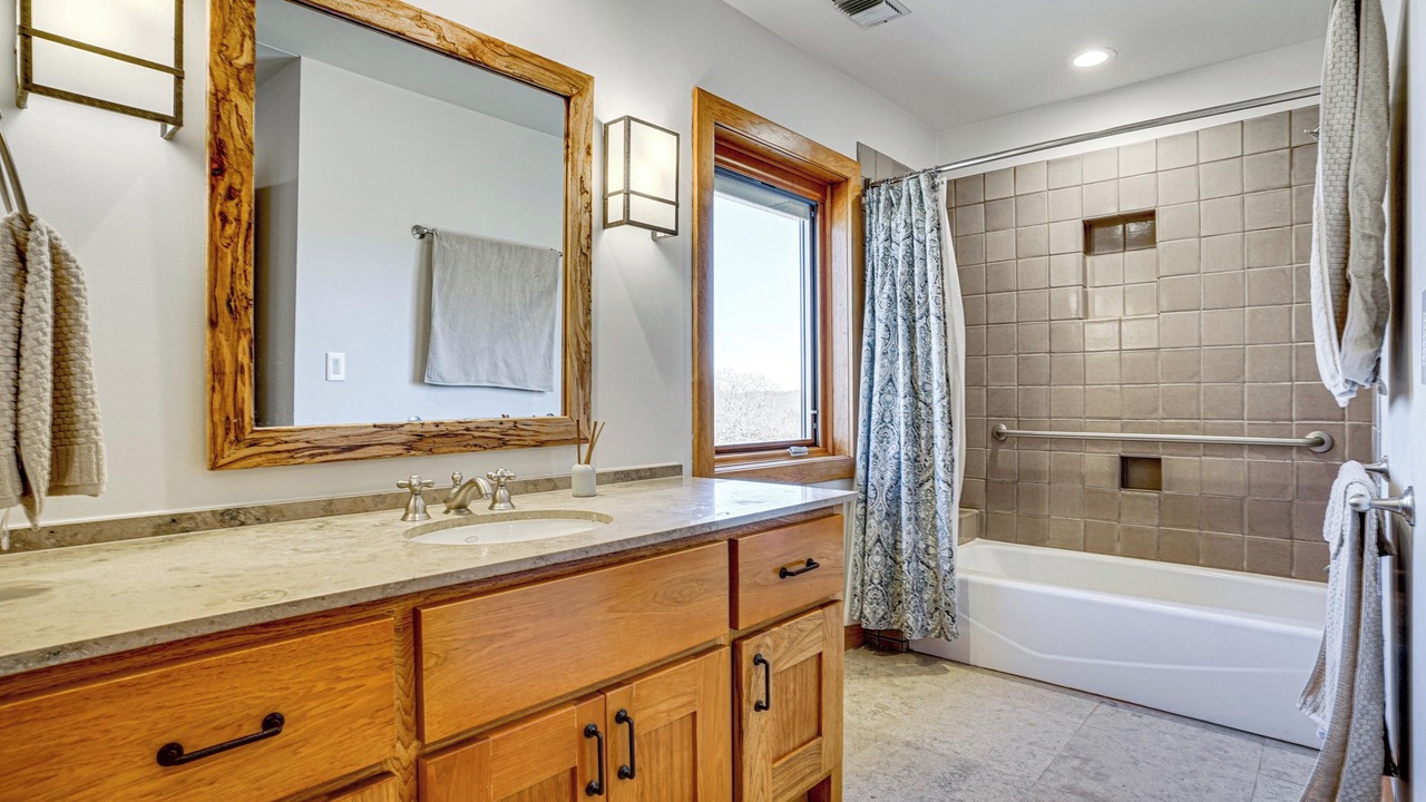 Photo of Bathroom in Cleburne