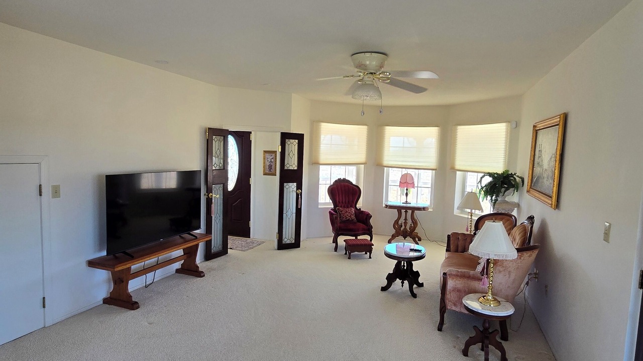 Photo of Livingroom in Elgin