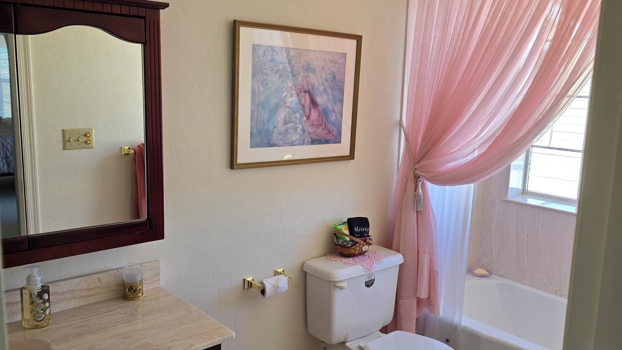 Photo of Bathroom in Elgin