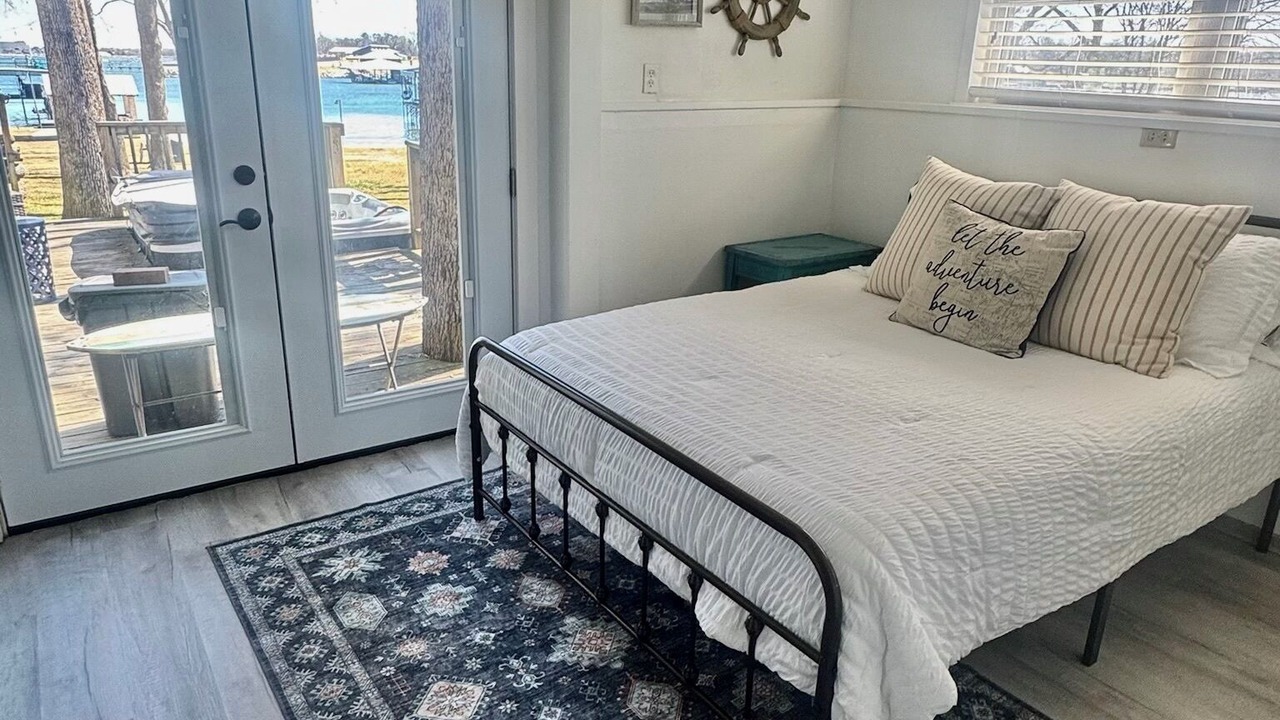 Photo of Bedroom in Wills Point