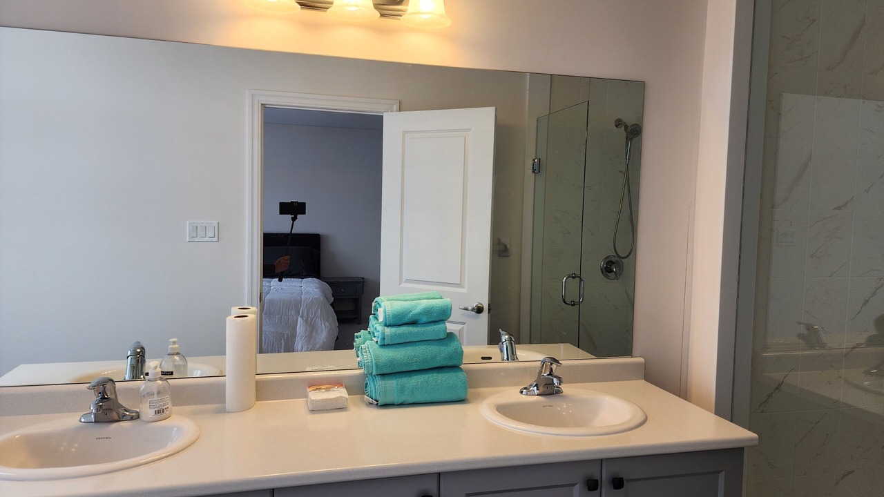 Photo of Bathroom in Niagara Falls