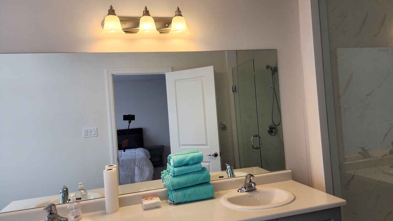 Photo of Bathroom in Niagara Falls