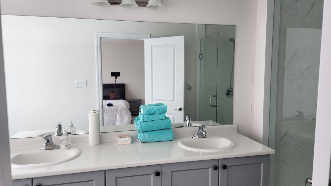 Photo of Bathroom in Niagara Falls
