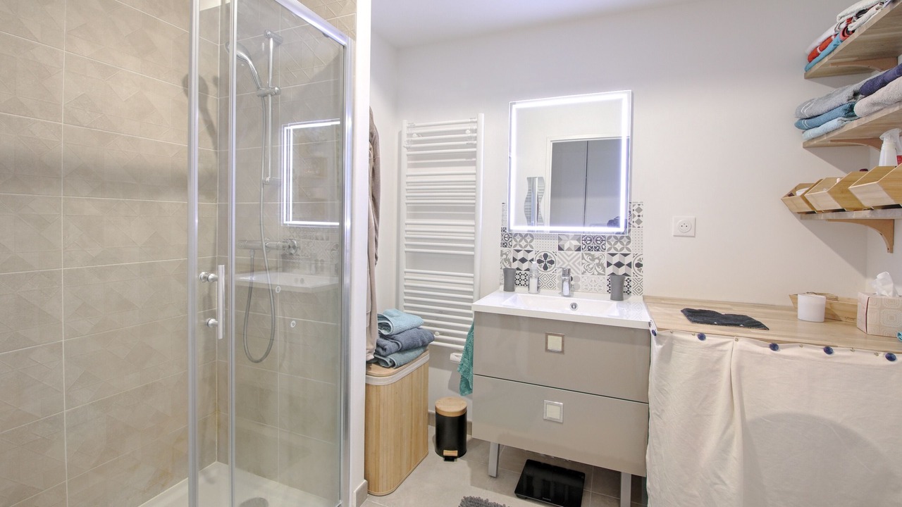 Photo of Bathroom in Clamart