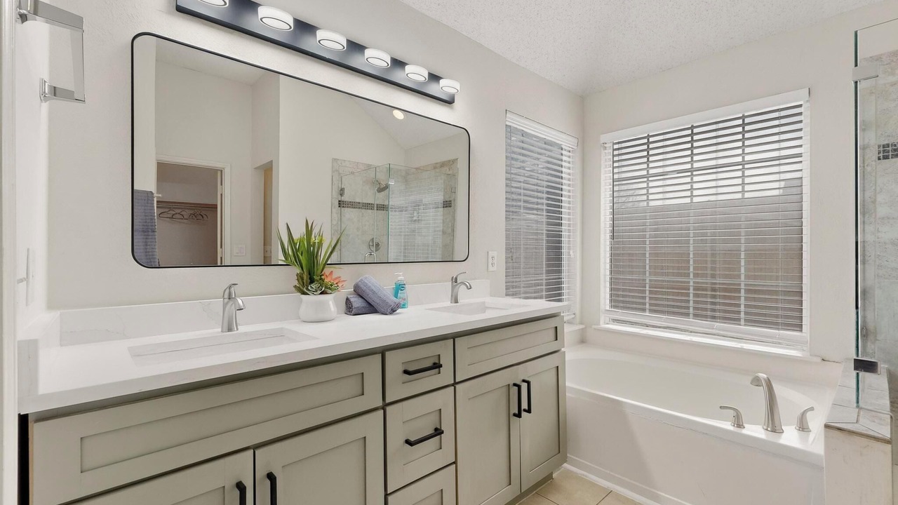 Photo of Bathroom in Lake Dallas