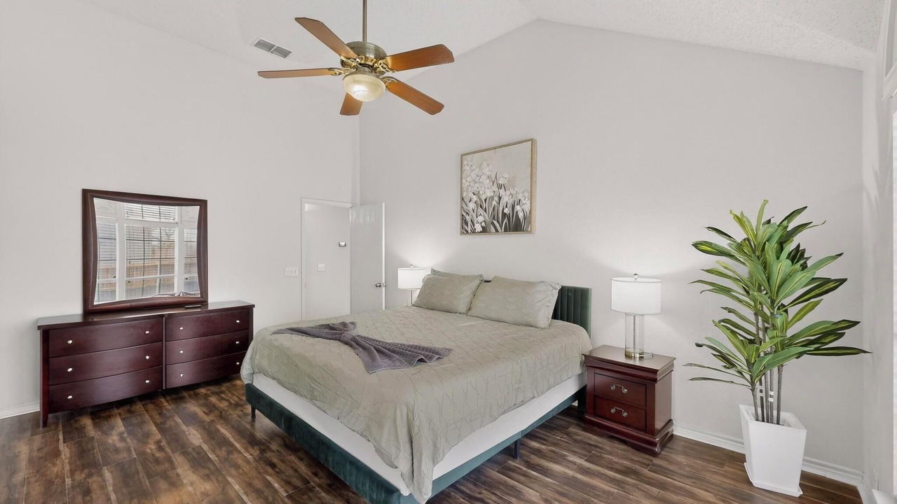 Photo of Bedroom in Lake Dallas