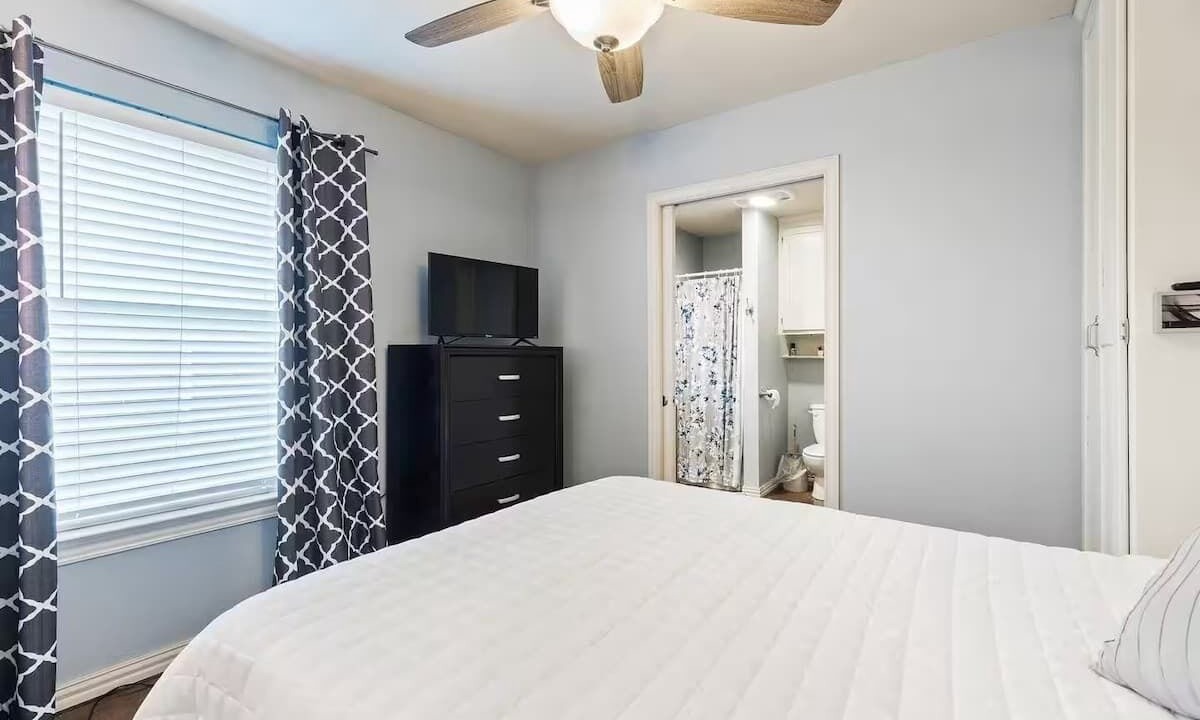 Photo of Bedroom in Arlington Heights