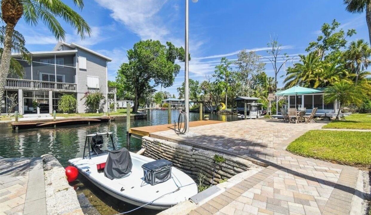 Photo of Outdoor in Weeki Wachee Gardens