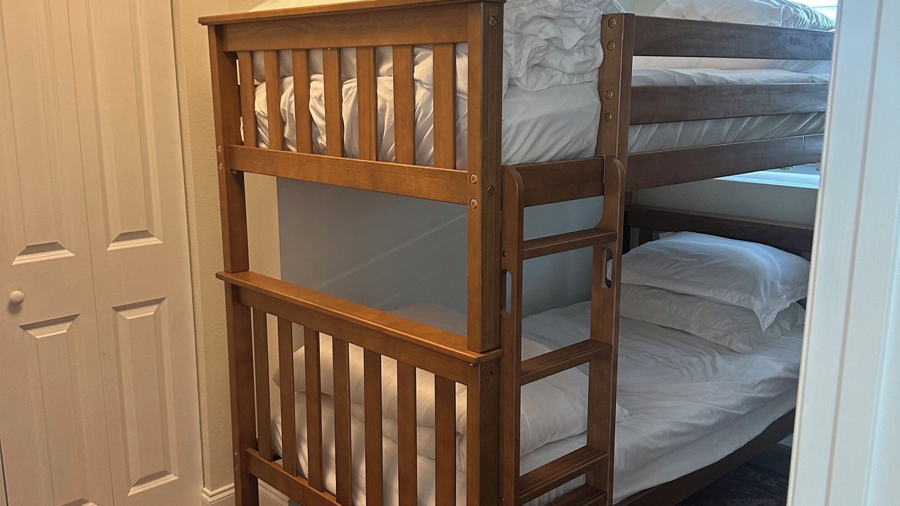 Photo of Bedroom in Weeki Wachee Gardens