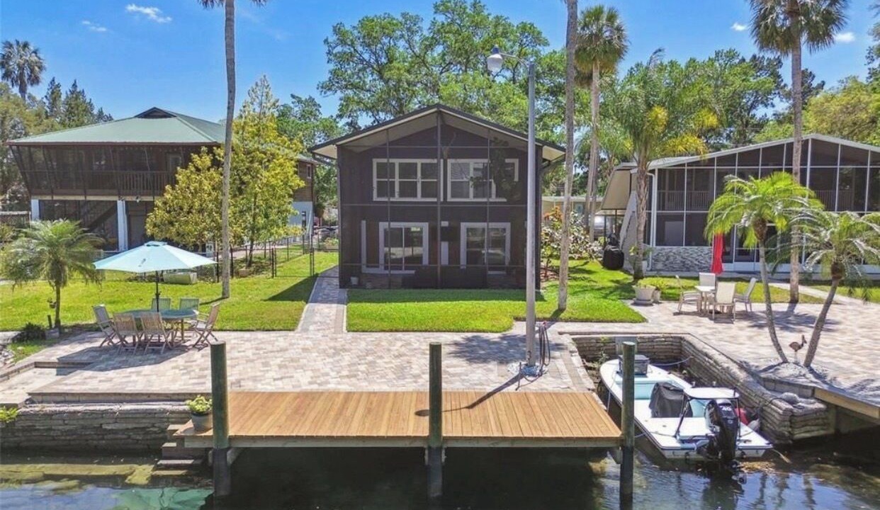 Photo of Outdoor in Weeki Wachee Gardens