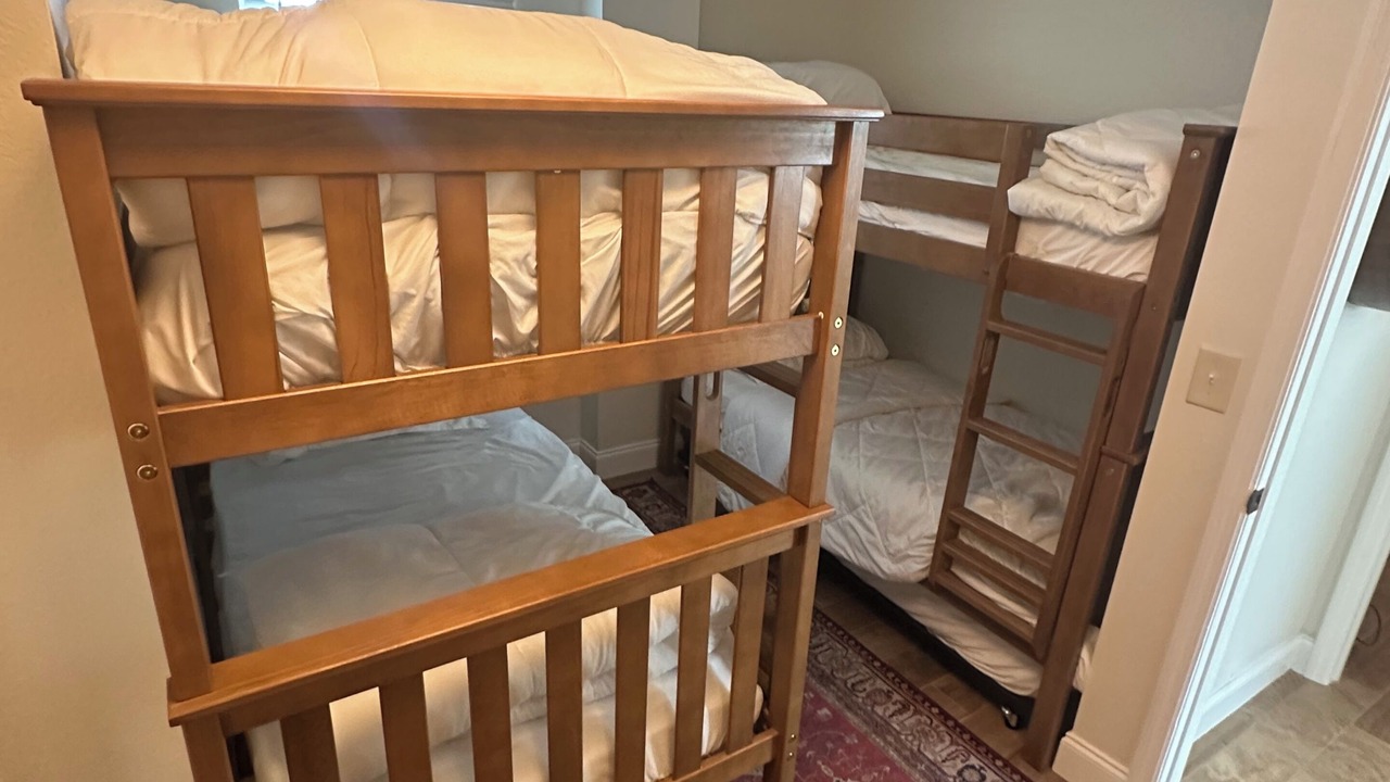 Photo of Bedroom in Weeki Wachee Gardens