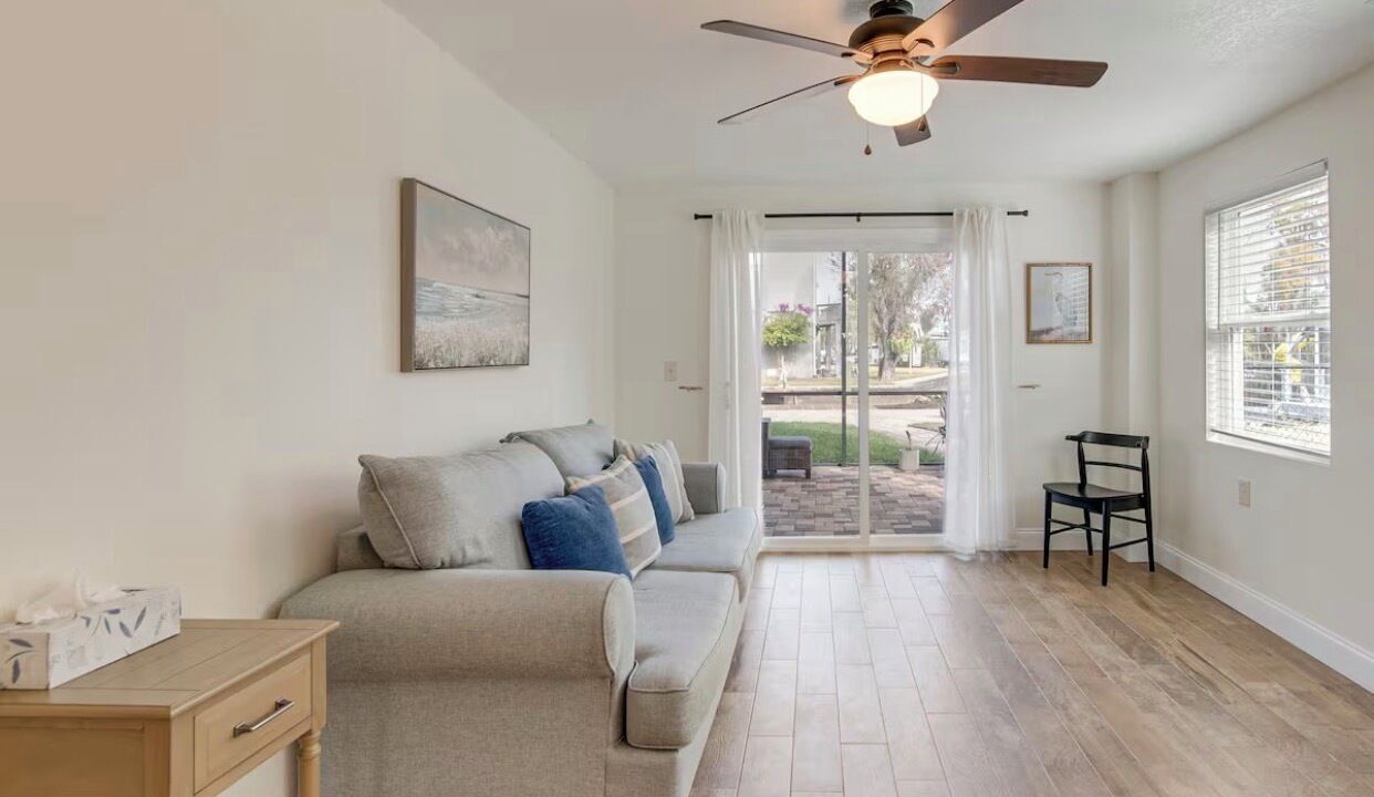 Photo of Bedroom in Weeki Wachee Gardens