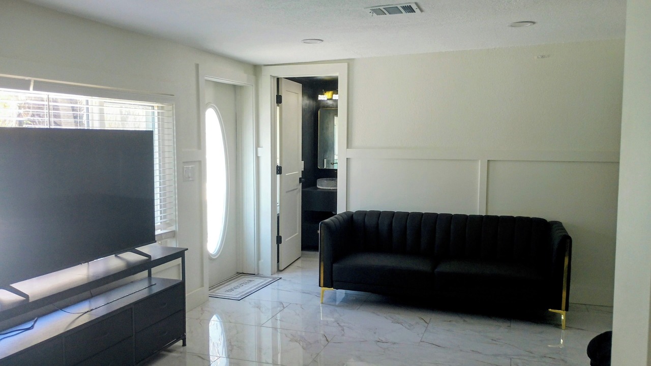 Photo of Livingroom in Shore Acres