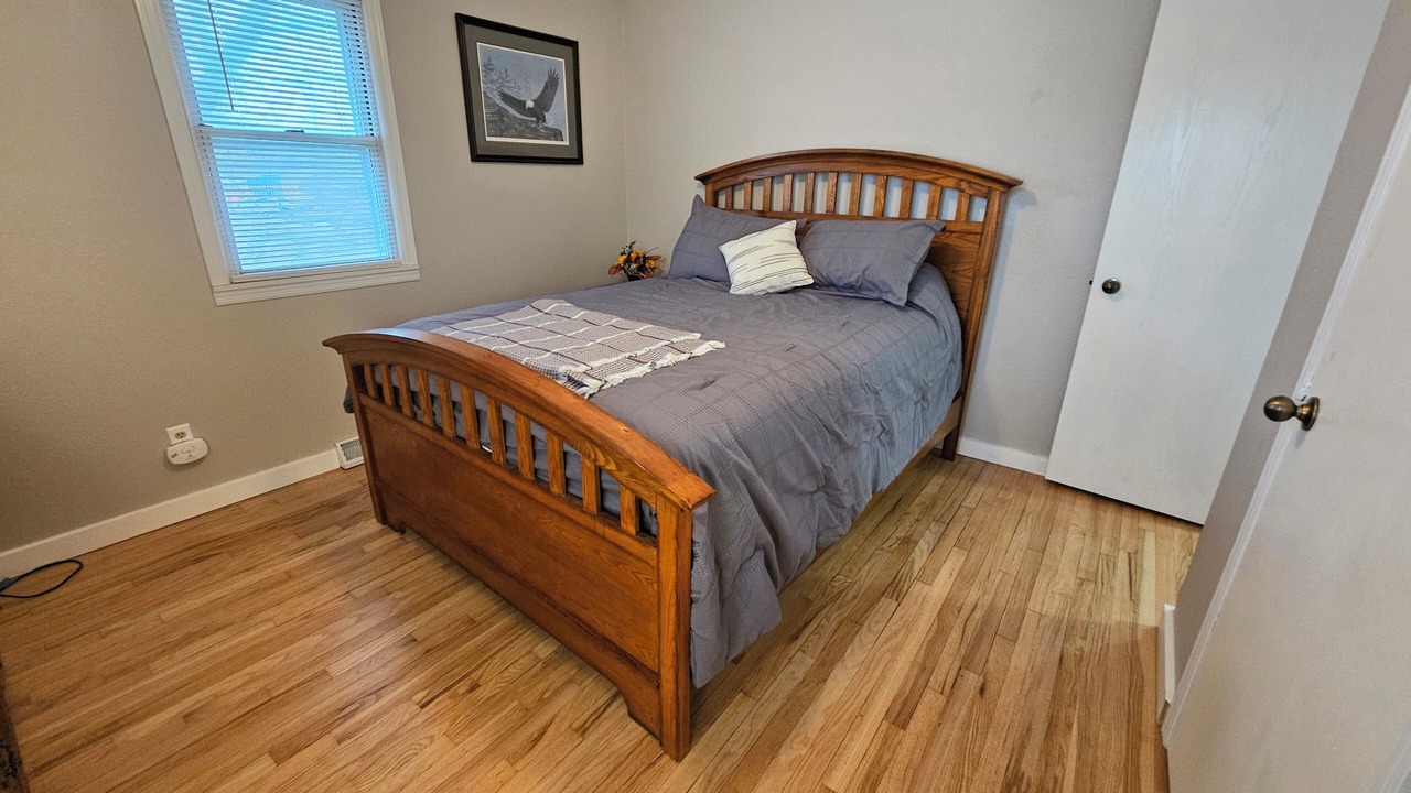 Photo of Bedroom in Indianola