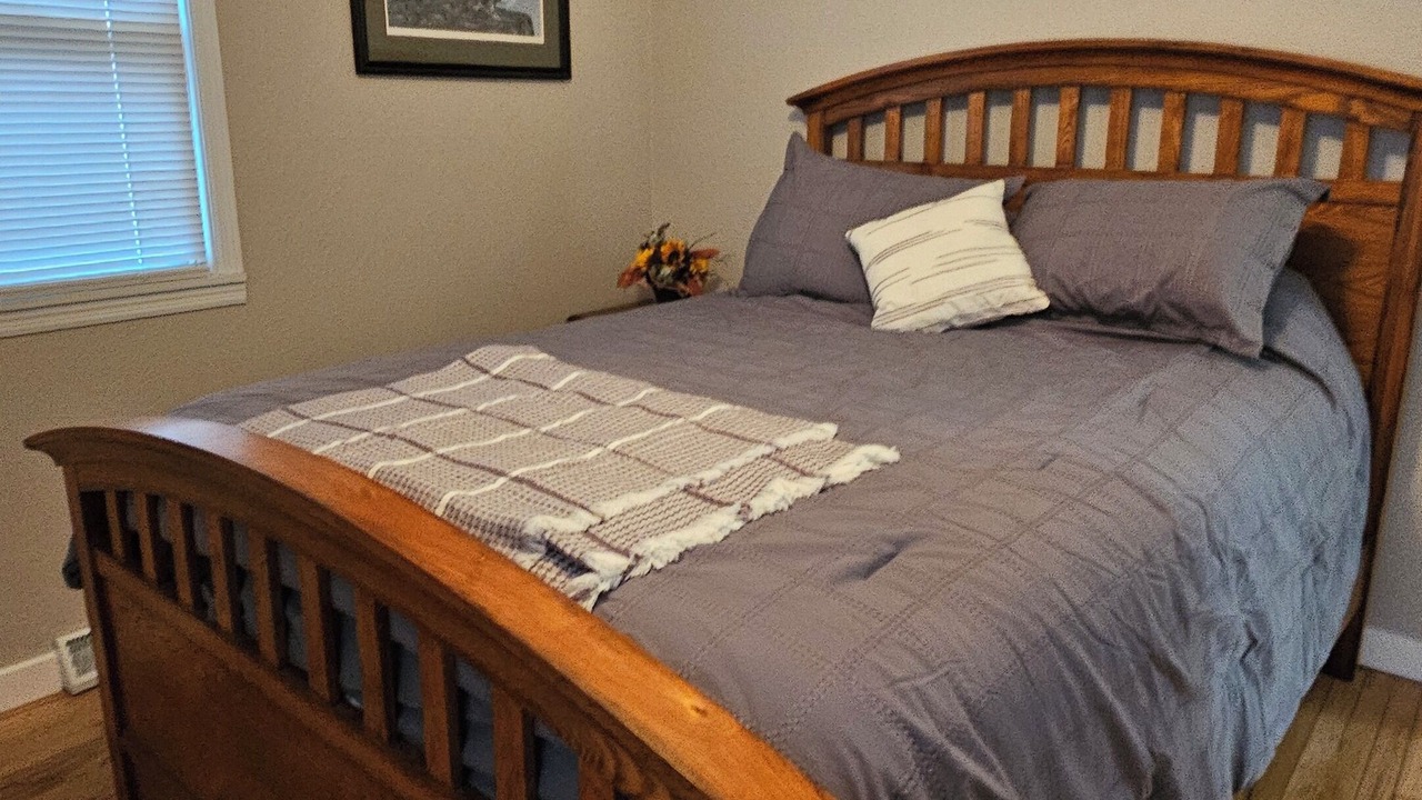 Photo of Bedroom in Indianola